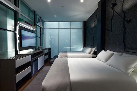 Deluxe Double Room | Minibar, in-room safe, individually decorated, desk