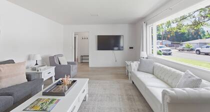 Mid Century Modern-5 min from I-5