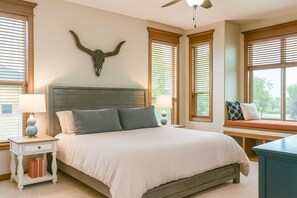 3 chambres, fer et planche à repasser, Wi-Fi gratuit, draps fournis