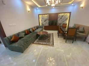 Deluxe-sviitti | Työpöytä, äänieristys, ilmainen Wi-Fi