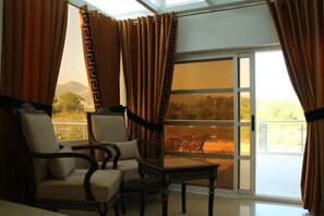 Executive Suite | Desk, soundproofing, free WiFi - Canadian Inn Islamabad (Islamabad)