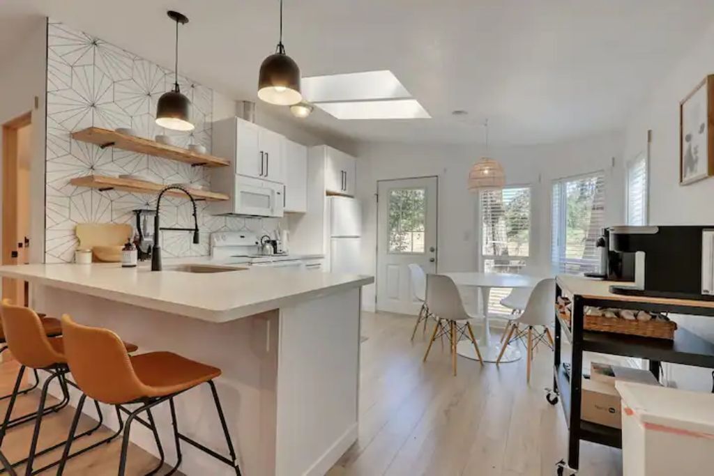 ثلاجة، ميكروويف، فرن، موقد طهي مسطح