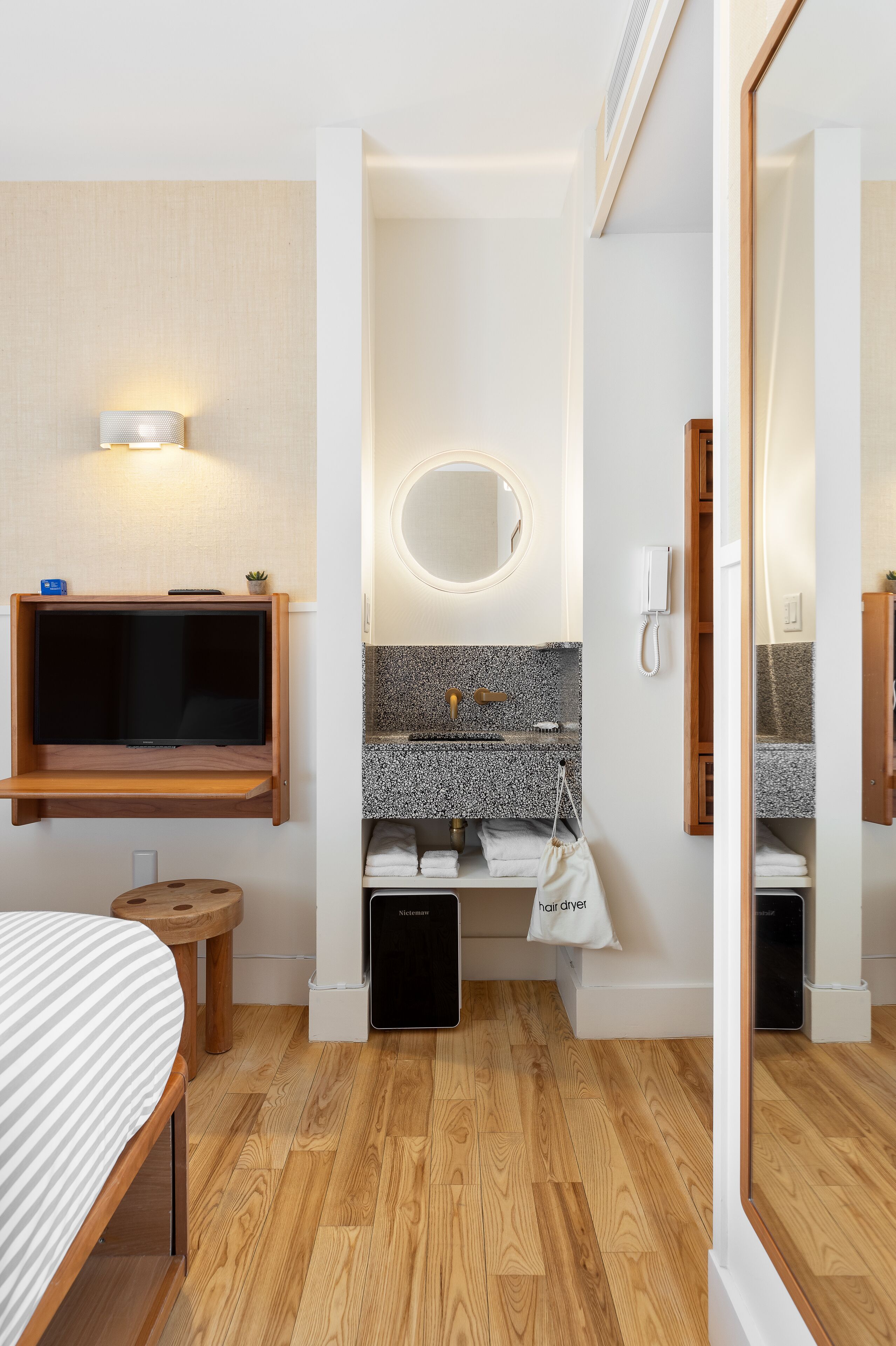 Photo - UNTITLED at 3 Freeman Alley