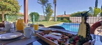 Ocean-View Villa ★ Private Pool and Garden