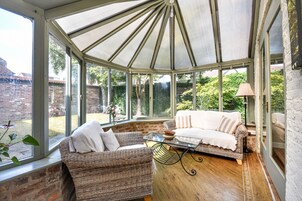 Cottage | Interior