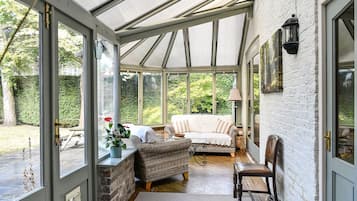 Cottage | Bahagian dalam