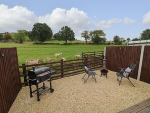 Property grounds - The Pod at Bank House Farm (Uttoxeter)