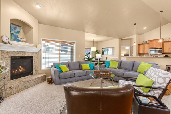 Smart TV, fireplace, DVD player