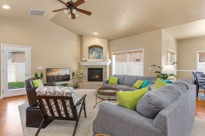 Smart TV, fireplace, DVD player