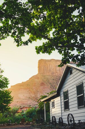 Exterior - Westworld, Gateway (Gateway)