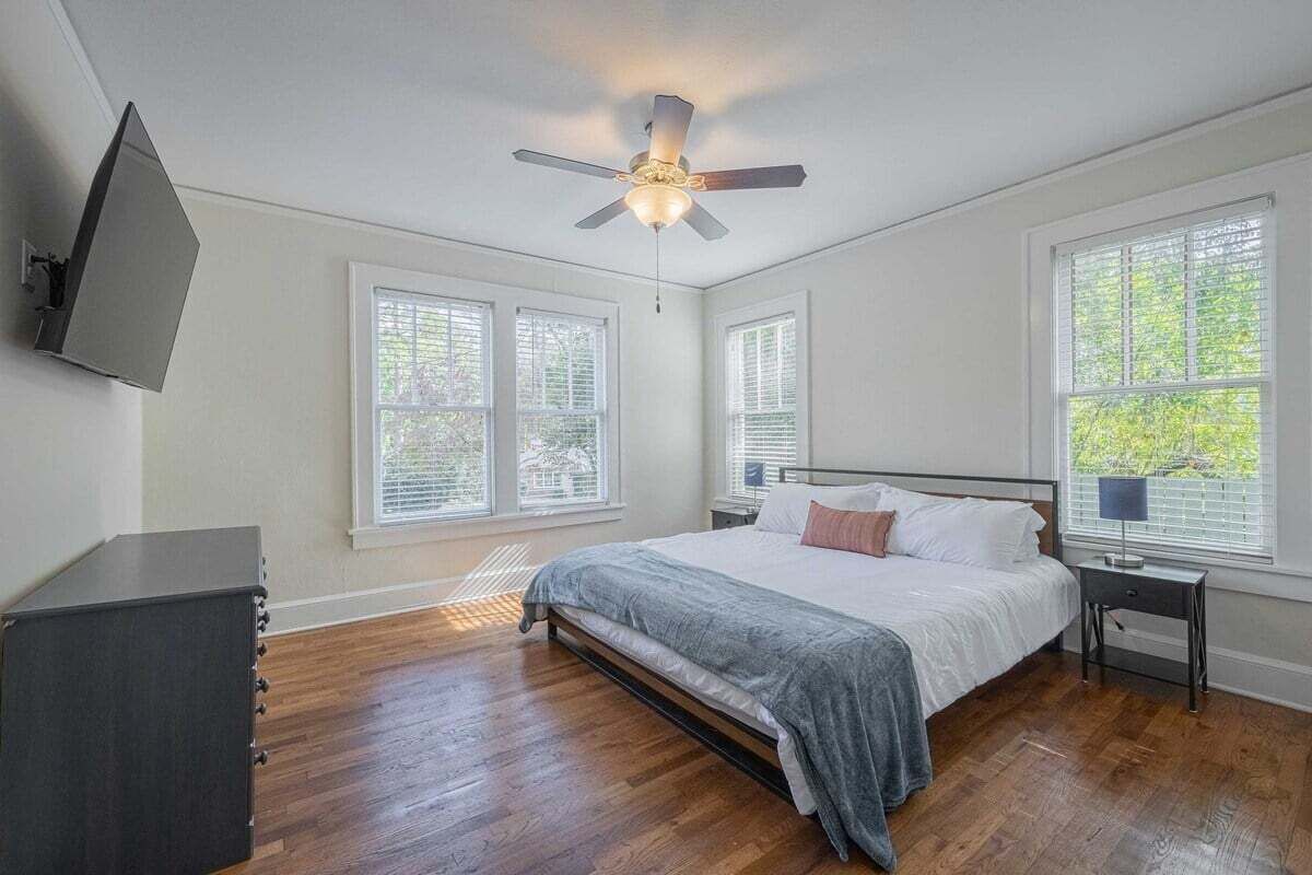 5 habitaciones, escritorio, wifi gratis y ropa de cama 