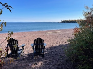 Beach nearby - Lake Superior Beach Front Downtown Grand Marais (Grand Marais)