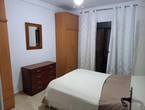 1 Schlafzimmer, Bügeleisen/Bügelbrett, kostenloses WLAN, Bettwäsche