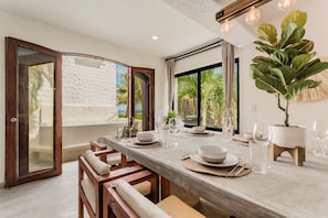 Dining - White Monkey Private Beach Villa (Cancún)