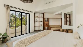 3 bedrooms, iron/ironing board, WiFi (free), bed sheets