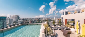 Breakfast Included at Regatta Living 605