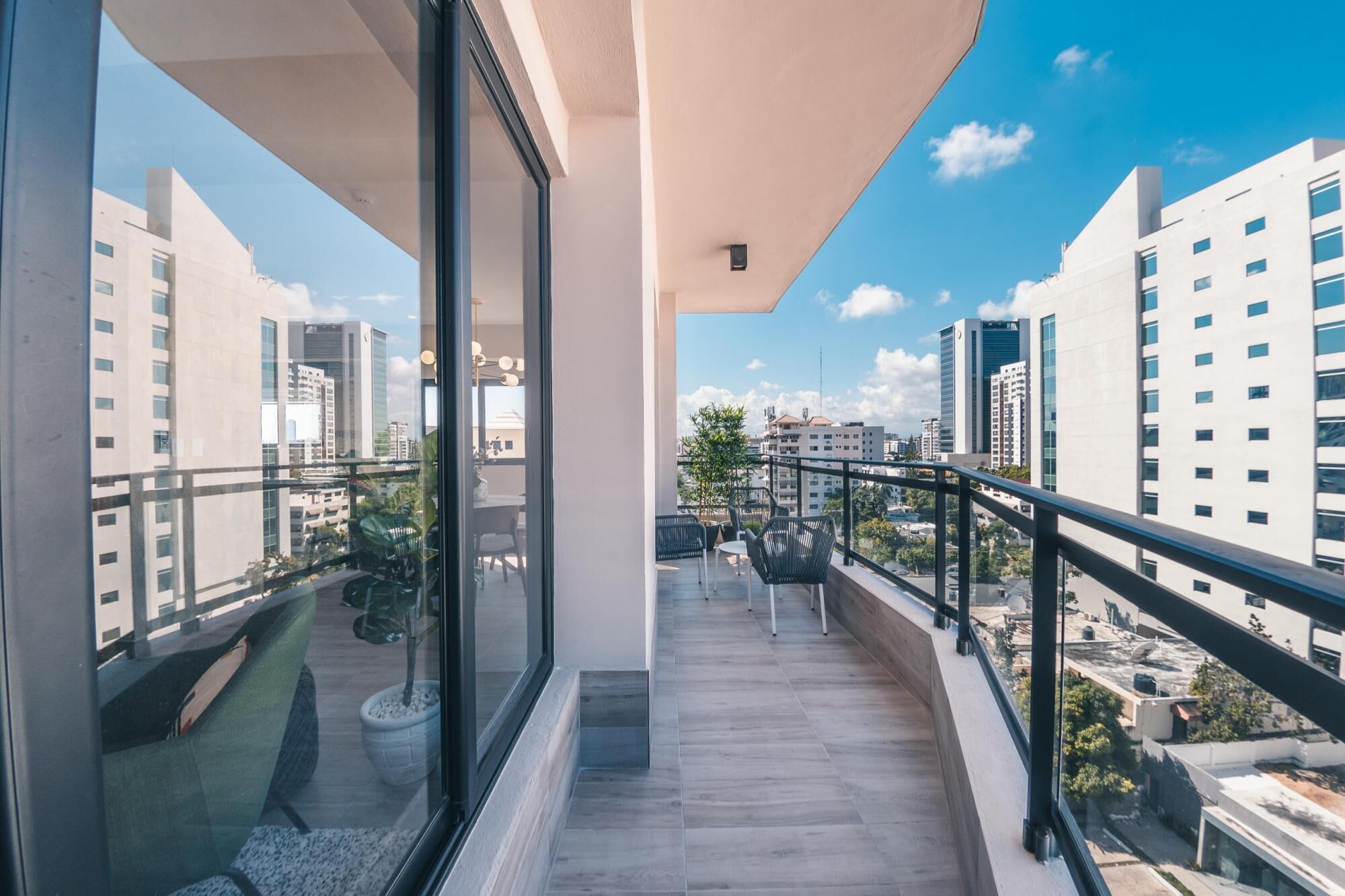 Apartment at Regatta Living - 802 Breakfast Included