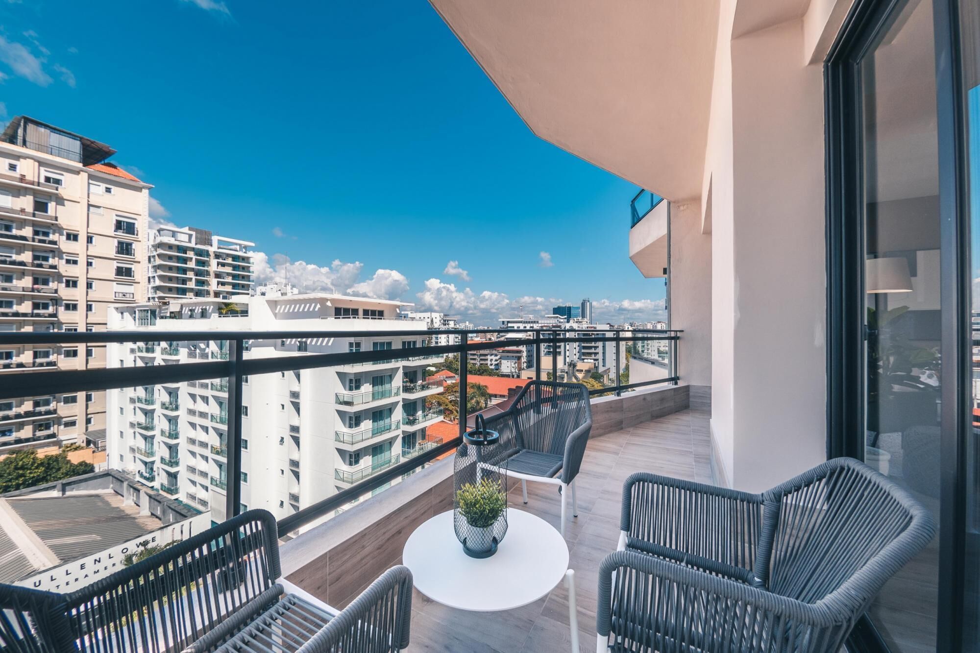 Apartment at Regatta Living - 802 Breakfast Included