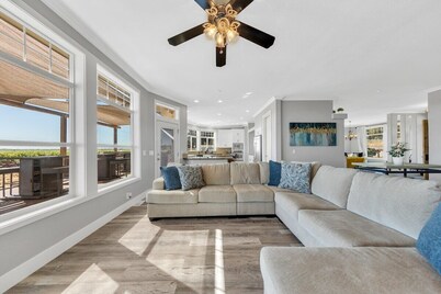 Entire Clarksburg House · Vineyard Vistas: Sip, Stay, and Soak In Luxury