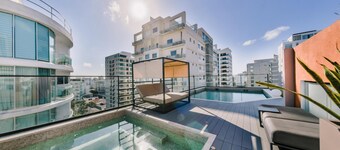 Regatta Living II With Breakfast Included - 905