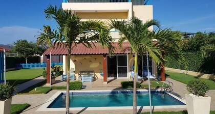 Amazing House at La Isabela