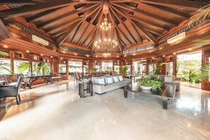 Villa, fumeurs | 8 chambres