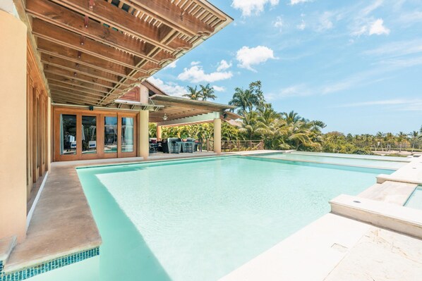 Villa, Smoking | 11 bedrooms