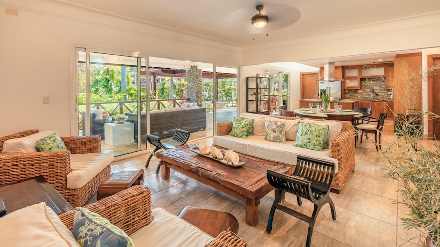 Private Terrace 3BR 6 Guests Beach Access