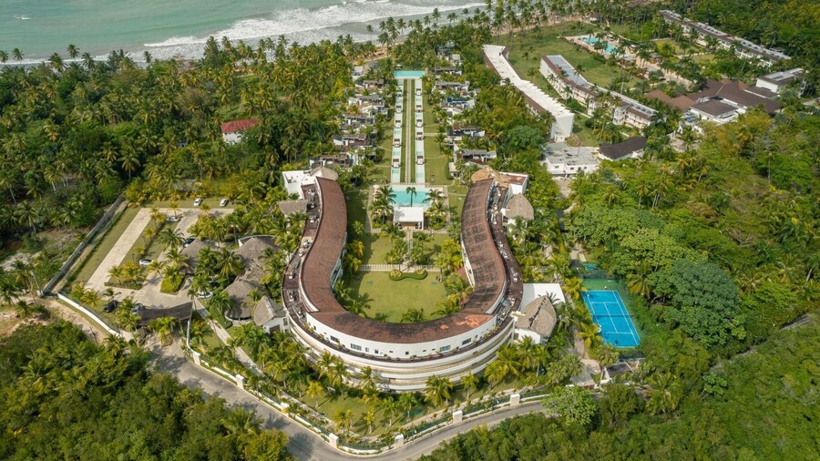 Apartment w Jacuzzi Beach Balcony in Sublime