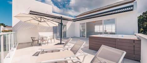 Apartment | Terrace/patio