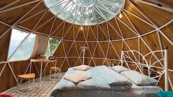 4 bedrooms, free WiFi, bed sheets