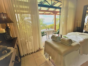 Villa | 4 bedrooms, travel crib - Playa Potrero 4 BR Home Large Saltwater Pool Spectacular Views - Villa Oasis (Tempate)