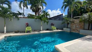 3 bedrooms, travel crib