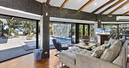 Playa Potrero - Beachfront Villa big Private Pool Bella Catalina