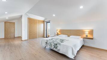Family Double or Twin Room (Serra da Estrela) | Premium bedding, down duvets, free WiFi, bed sheets
