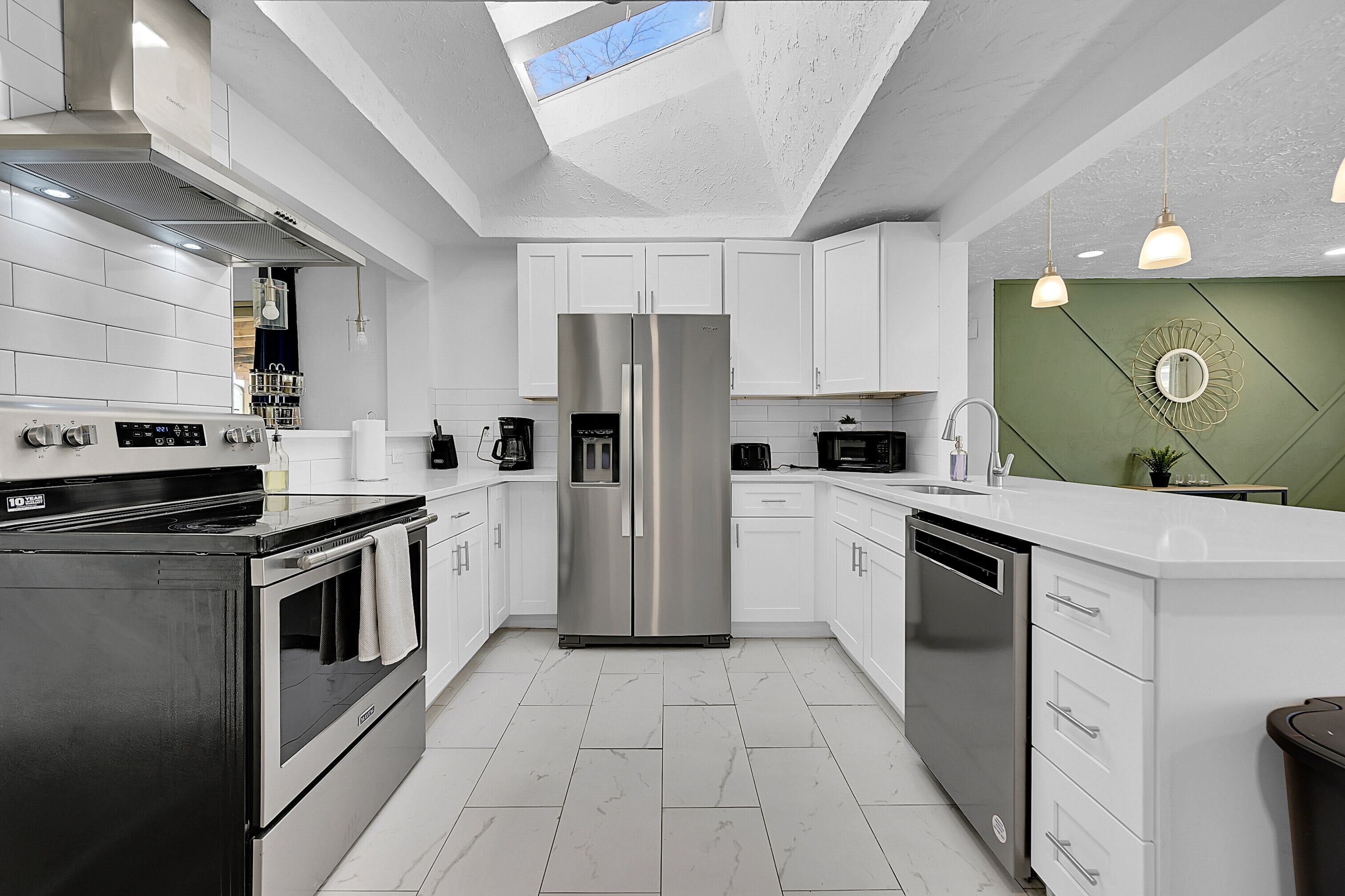 Stunning Home Close to Downtown, Skiing & Red Rocks