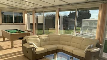 Smart TV, fireplace, video games, DVD player