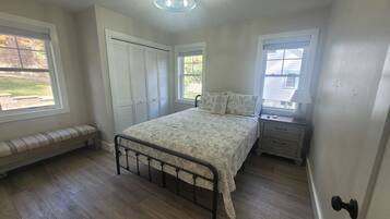 3 bedrooms, iron/ironing board, travel crib, free WiFi