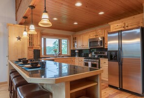 Fridge, microwave, oven, stovetop - Teton Cabin Retreat - Downtown Victor (Victor)