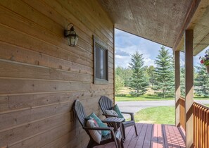 Terrace/patio - Teton Cabin Retreat - Downtown Victor (Victor)