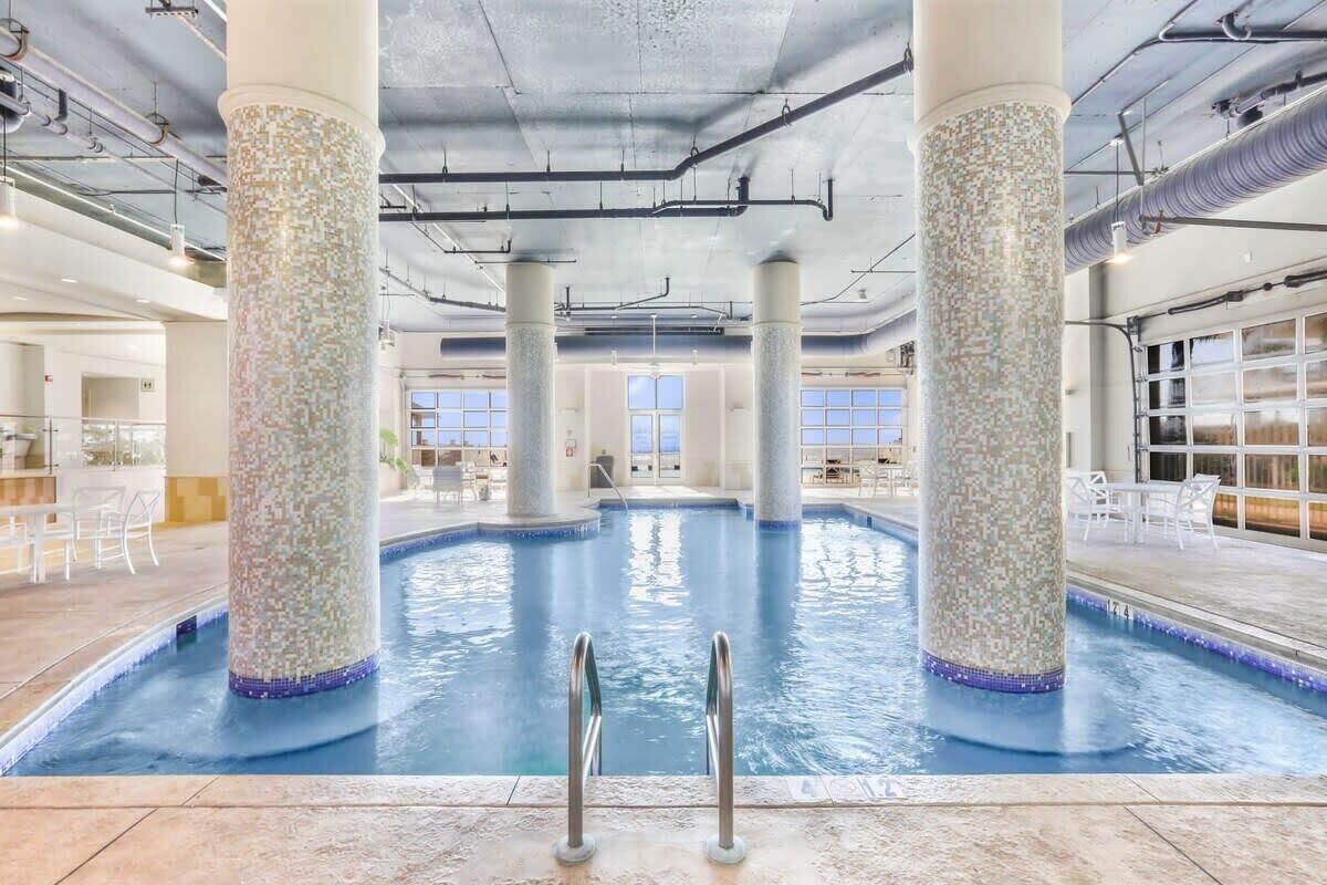 Piscine intérieure, piscine extérieure