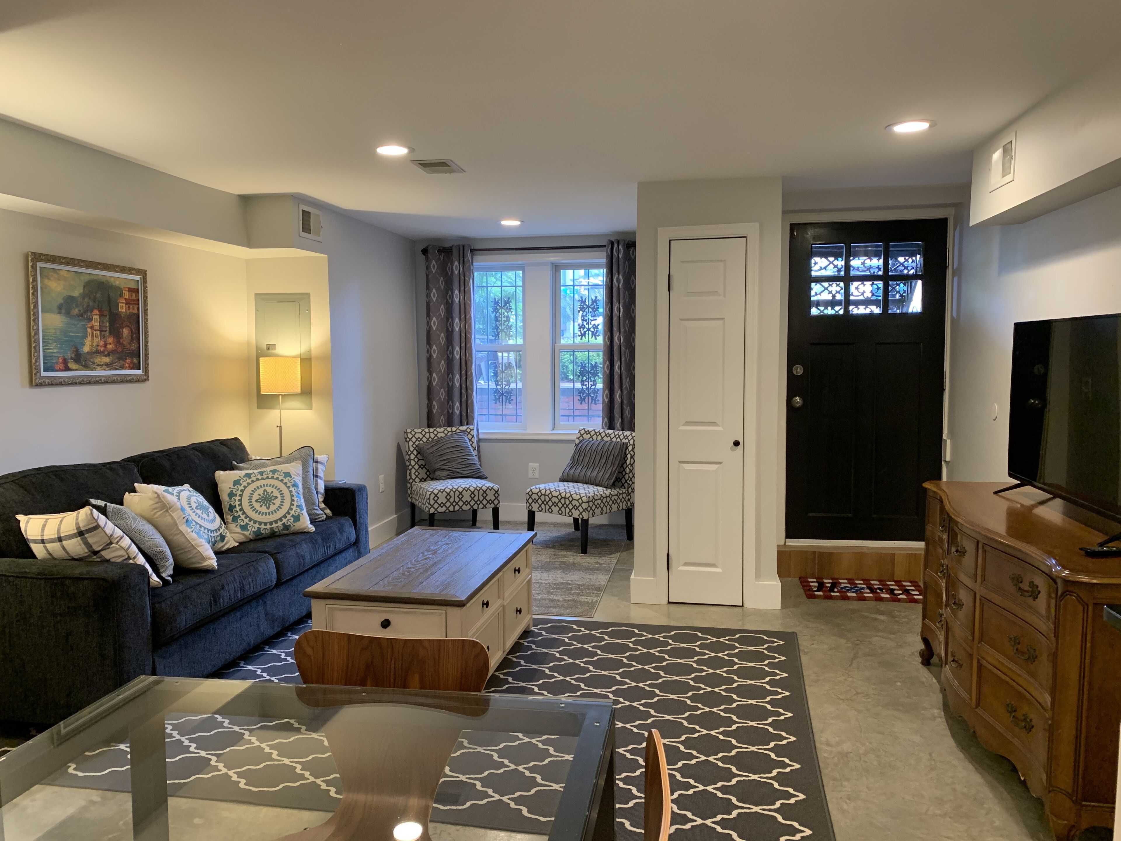 Adorable 1 Bed 1 Bath Apt in Great Capitol Hill location 
