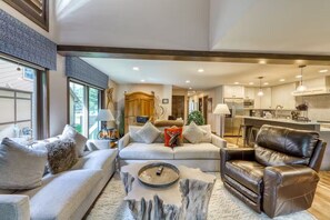 Smart TV, fireplace, video games, table tennis