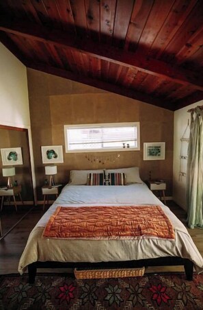 2 habitaciones, tabla de planchar con plancha y cuna de viaje 