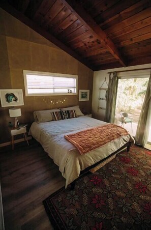 2 bedrooms, iron/ironing board, travel cot, free WiFi