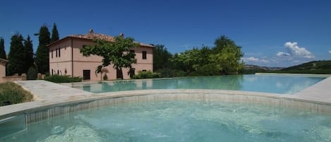 Alberca al aire libre