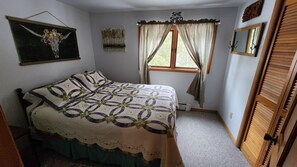 5 bedrooms, in-room safe, free WiFi, bed sheets