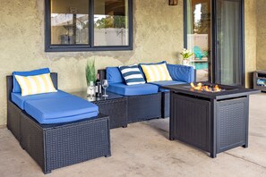 Terrace/patio - FAMILY POOL HOME☀ 3-BDR/Sleeps 9/KING BED Suite/BILLIARD TABLE/Yaama'va Casino (Rialto)