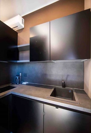 Fridge, stovetop, coffee/tea maker, electric kettle - Amazing NEW Bilo Apartment IN THE Heart OF Milan (Milano)