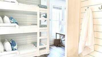 1 dormitori, un bressol de viatge, wifi gratuïta i roba de llit